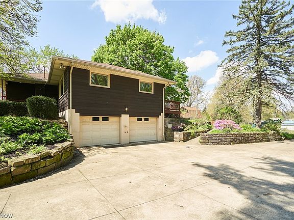 3rd image of 647 Killian Rd