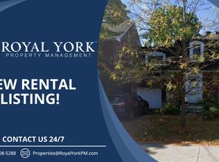 598 Churchill Ave N #B, Ottawa, ON K1Z5E8