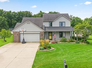 6408 E Edgewood Dr, Churubusco, IN 46723