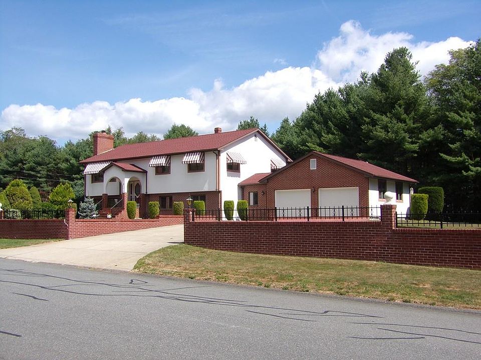 8 Gayla Dr, MA 02743 Zillow