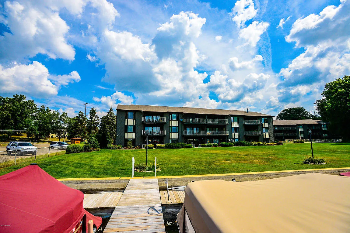 3 Hiawatha Cove Trl APT 4 photo 1