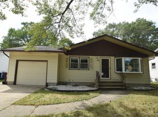 712 S 21st St, Chesterton, IN 46304