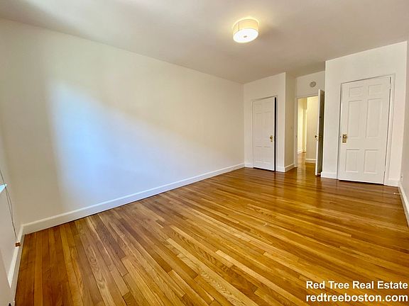 4th image of 327 Tappan St #3