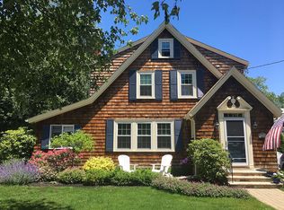 15 Pickwick Rd, Marblehead, MA 01945