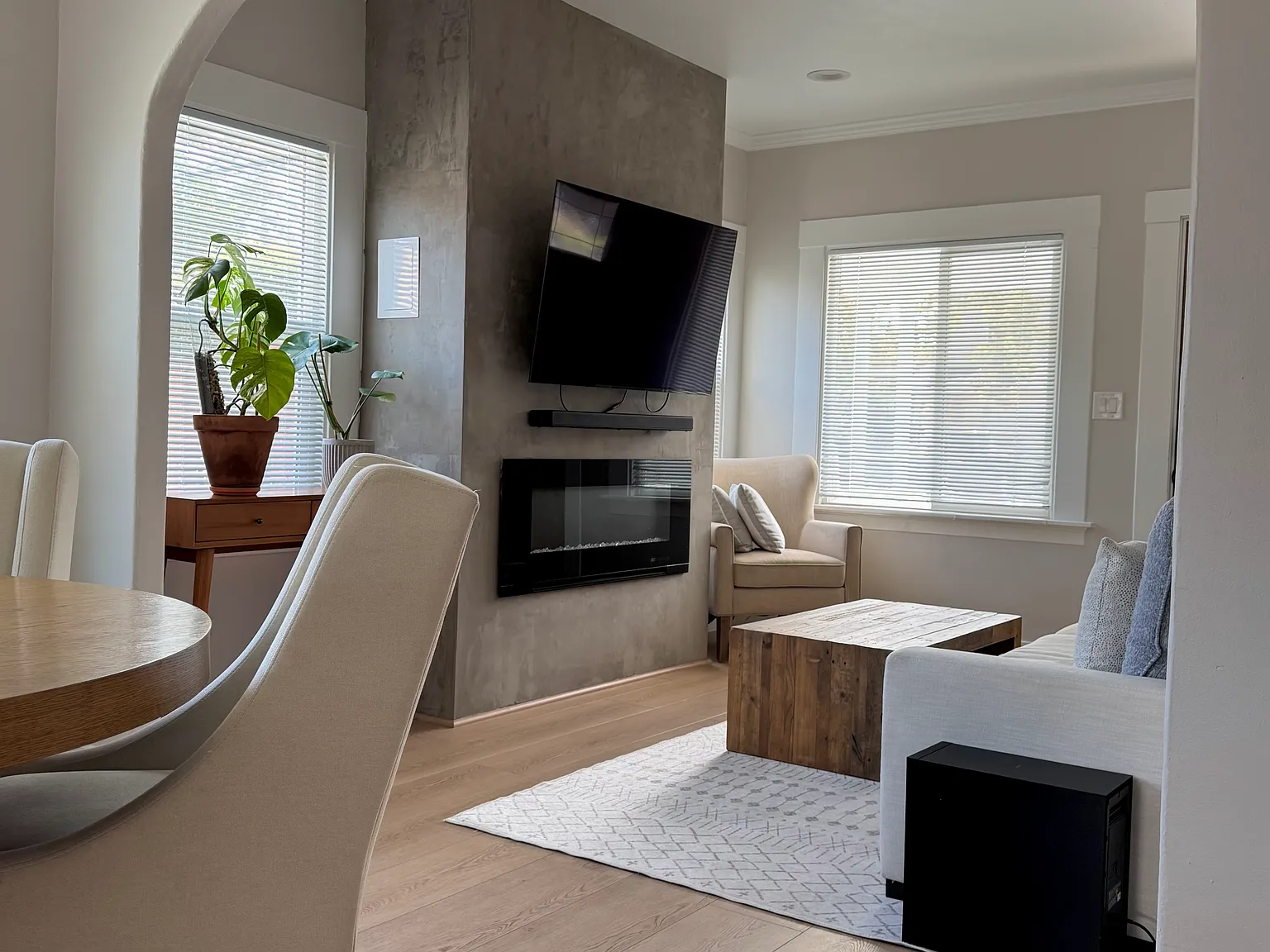 3 bed, 1164 sqft, $5,400 — Photo 3