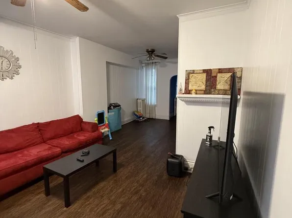 422 Maple St, Reading, PA 19602