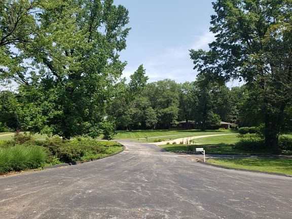 5th image of 33 Westwood Ct