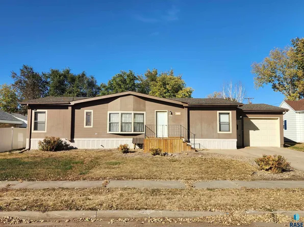 230 W Lincoln Ave, Salem, SD 57058