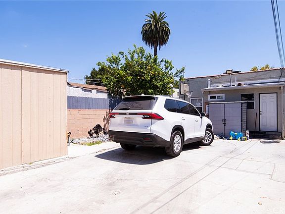 5th image of 1455 W 60th St
