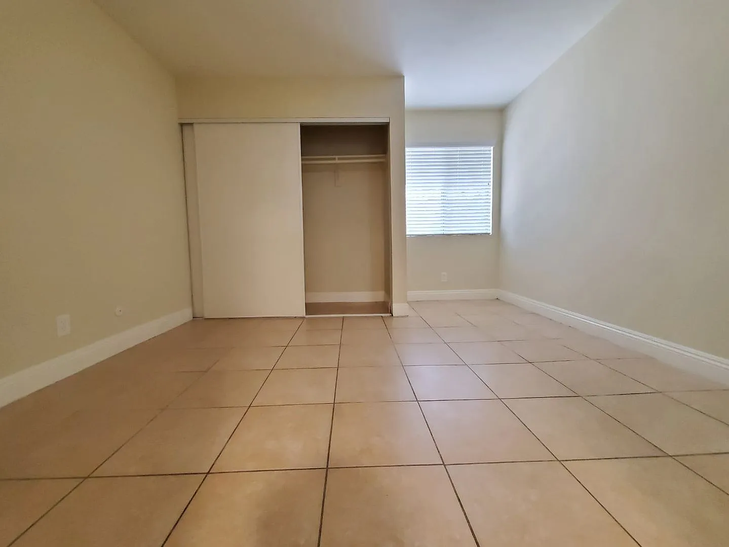 Villa Gardens Apts - Carmel Palm, LP — Photo 3