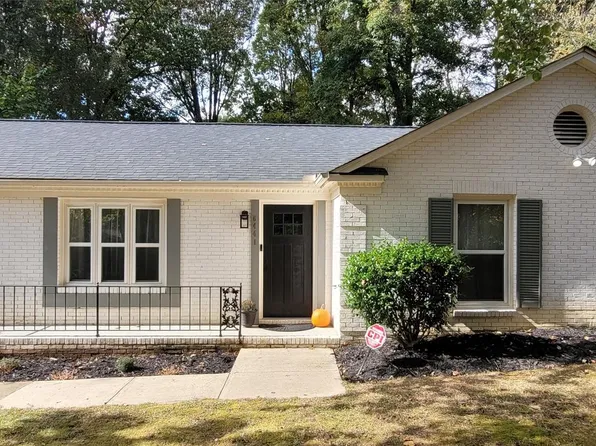 6441 Bridlewood Ln, Charlotte, NC 28215