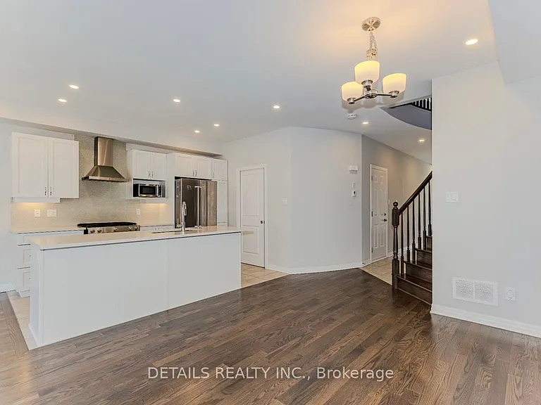 276 Avro Cir — Photo 6