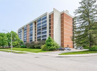 65 Westmount Rd N #910, Waterloo, ON N2L 5G6