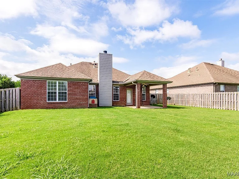 9625 Helmsley Cir — Photo 40