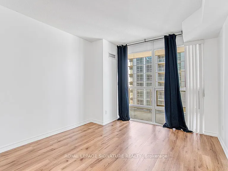 761 Bay St #1914 — Photo 26