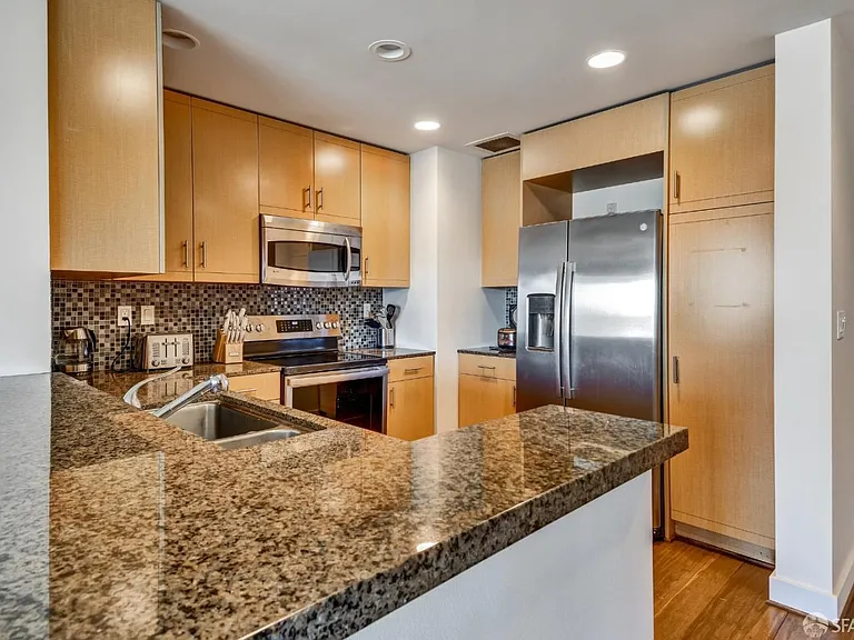 255 Berry St #703 — Photo 3