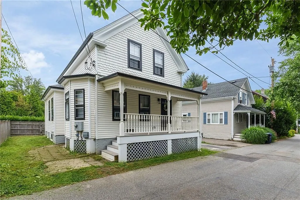 3 bed, 2.0 bath, 1300 sqft, $3,850 — Photo 3