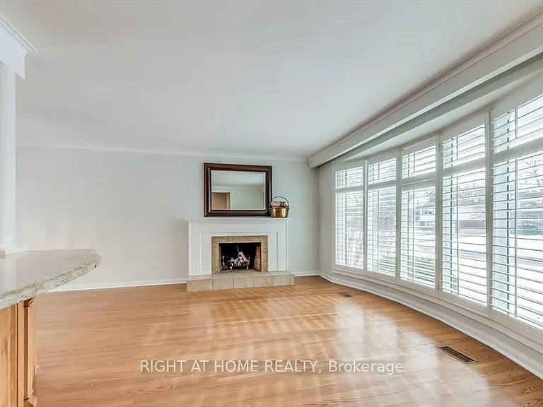 49 Rayne Ave — Photo 6