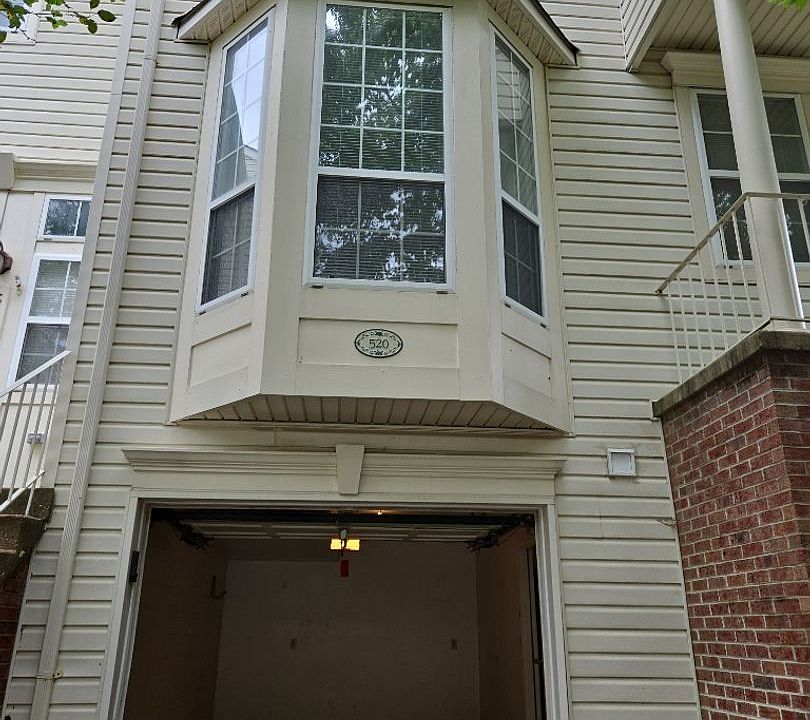 1st image of 520 Southhampton Ln