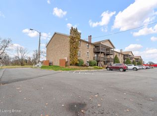 9806 Whipps Mill Rd UNIT 1, Louisville, KY 40223