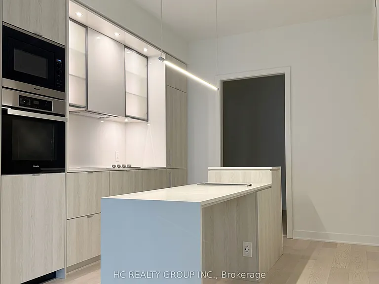 11 Yorkville Ave #2107 — Photo 4