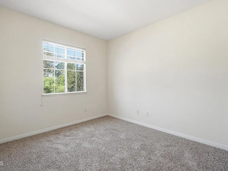 1696 Salt River Ave — Photo 32