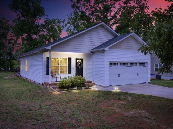 104 Tillotson Rd, Anderson, SC 29621