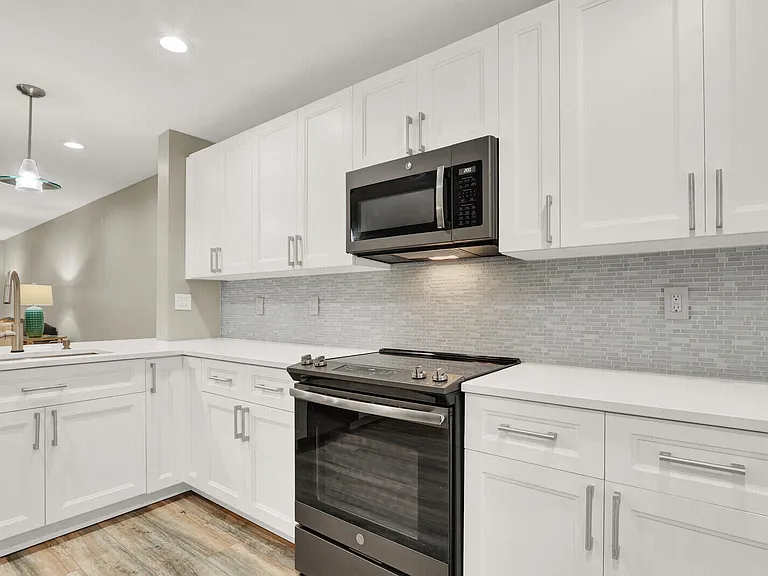 12910 Briarlake Dr #203 — Photo 7