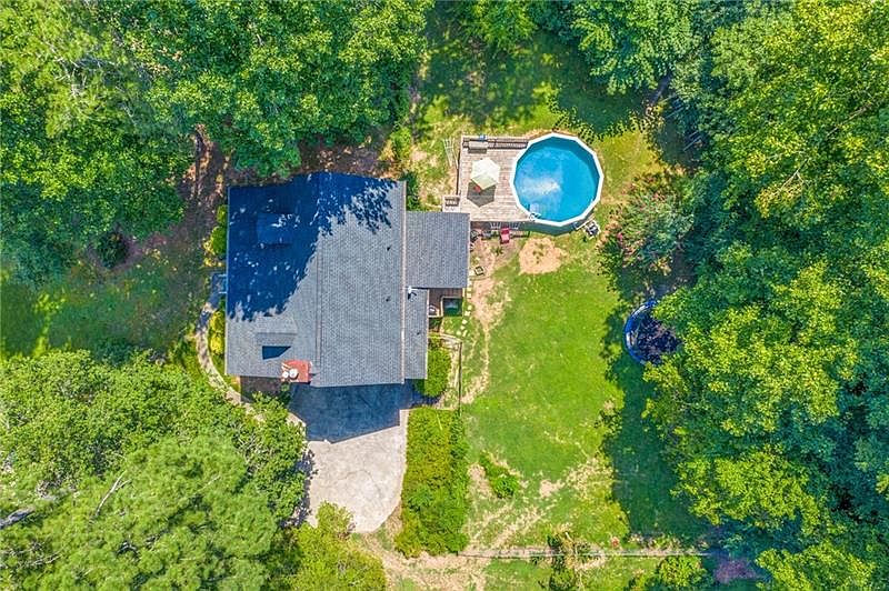 1st image of 611 Colony Ct