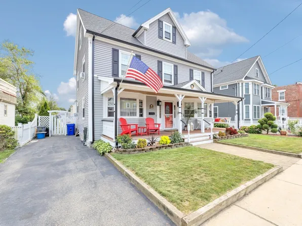 1816 River St, Hyde Park, MA 02136