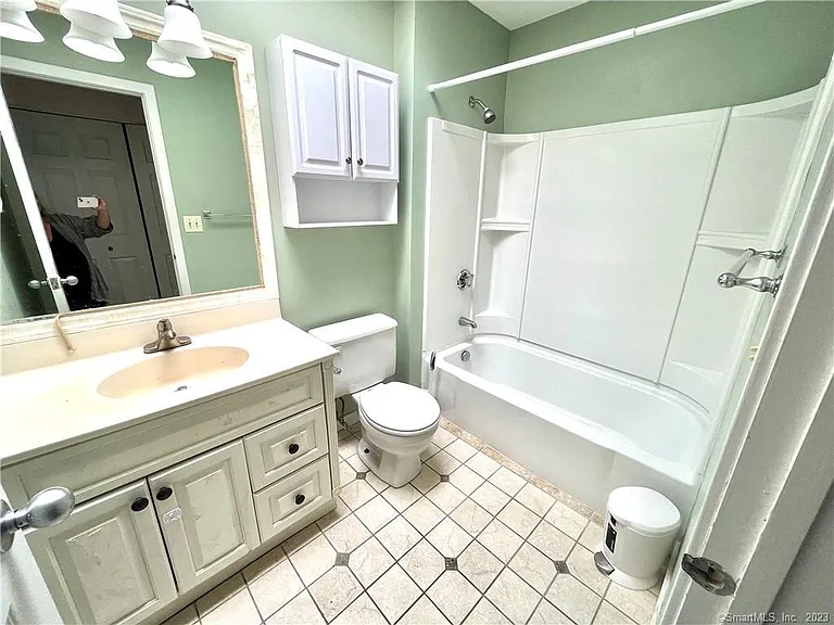 1410 Whitney Ave #B2 — Photo 14