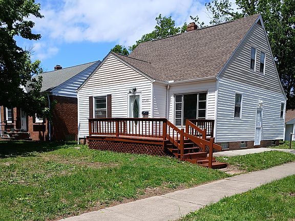 2nd image of 27195 Shoreview Ave