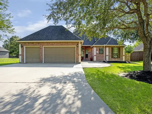 4913 Hickory Ln, Bay City, TX 77414