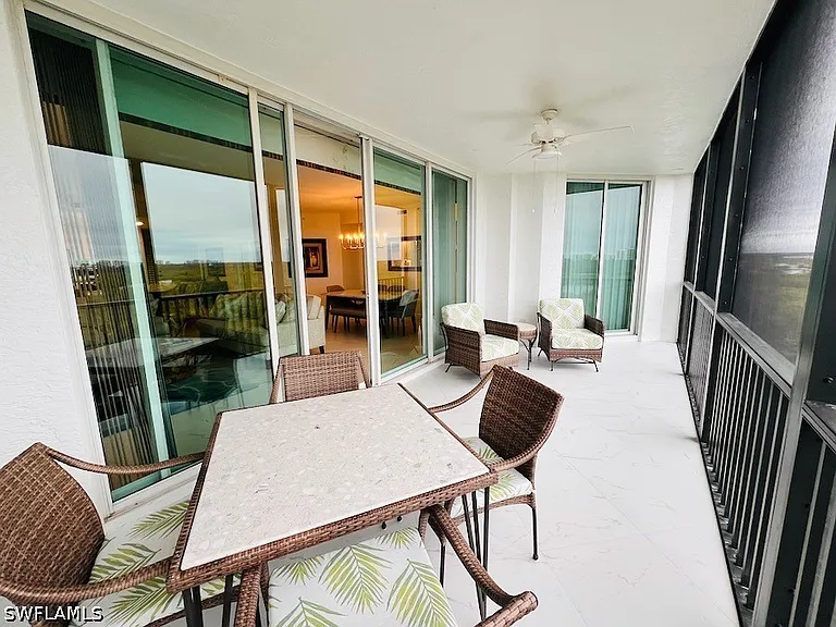 425 Cove Tower Dr #902 — Photo 16