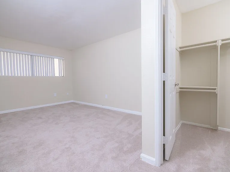 Strada Apartments — Photo 20