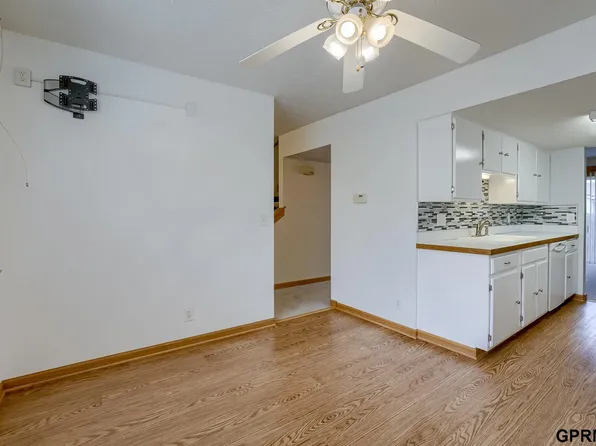 2734 Lloyd St, Bellevue, NE 68005