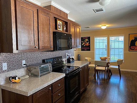 5th image of 144 E Sterling Way