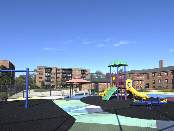 3rd image of 9382 Landings Ln Unit 507