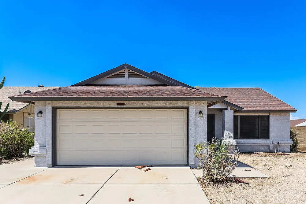 3 bed, 2.0 bath, 1200 sqft, $1,965 — Photo 1