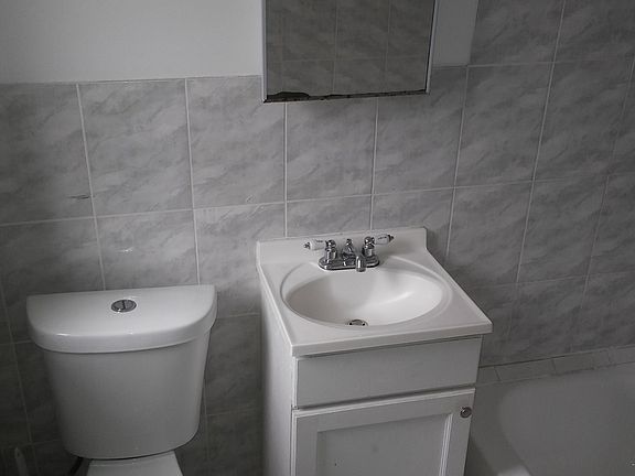 3rd image of 117 SW 5th Ct #1-3