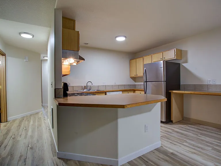 Tamarack Apartments — Photo 10
