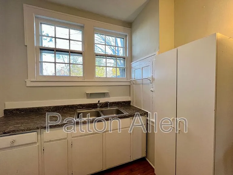 116 E Chestnut St #23 — Photo 9