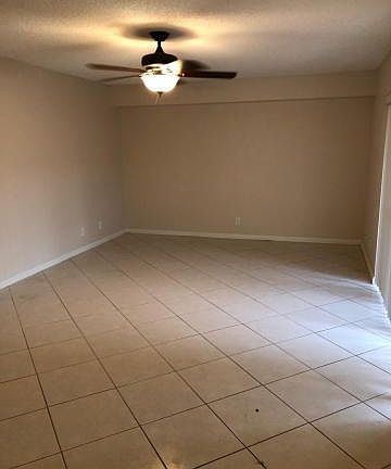 4th image of 748 NW 99th Cir
