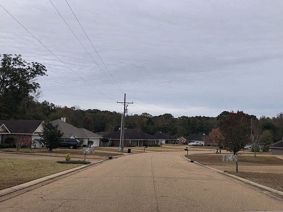 5th image of 412 Eaglewood Ln