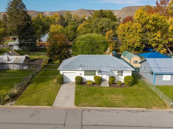 120 Locust AVE S, Tonasket, WA 98855