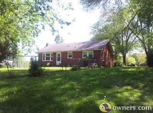 936 Tommy Oliver Rd, Clarksville, TN 37042