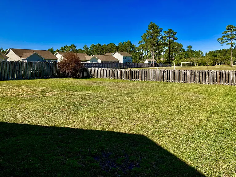 406 Amaryllis Ln — Photo 23
