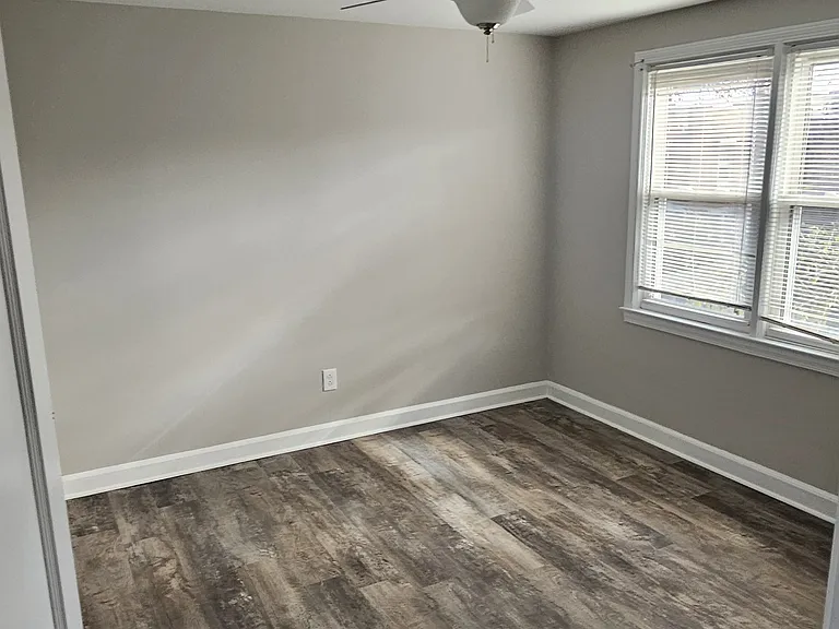 534 E Frederick St — Photo 10