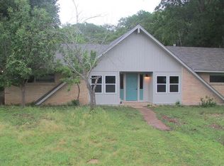 49 Lakeview Dr, Hilltop Lakes, TX 77871