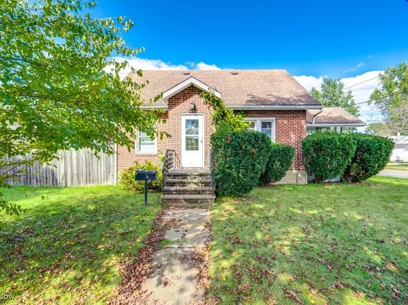 1067 Sutherland Ave, Akron, OH 44314